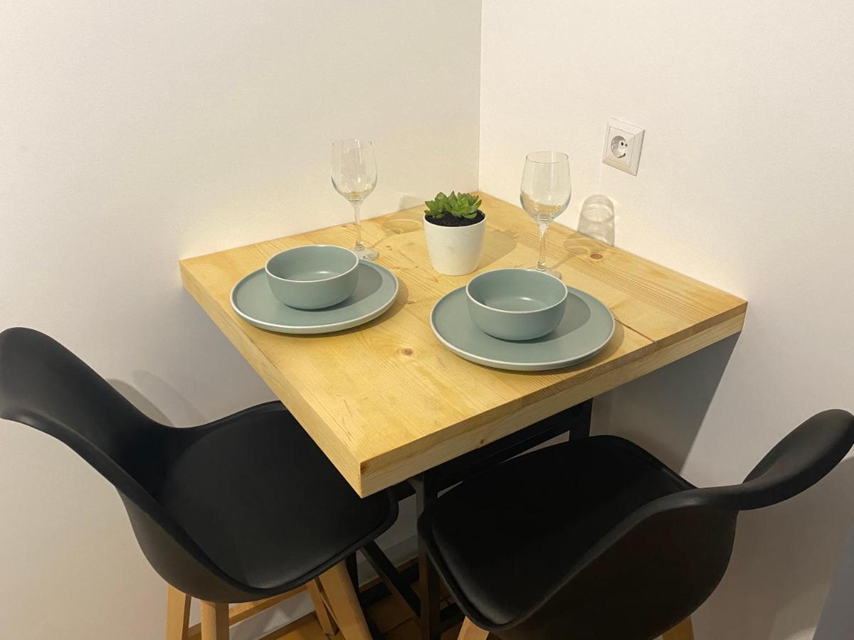 Zaza Apartament - Central Area, With Balcony Targu Jiu Ngoại thất bức ảnh