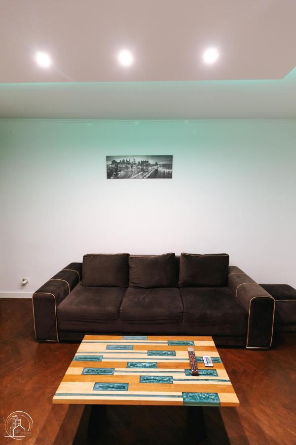 Zaza Apartament - Central Area, With Balcony Targu Jiu Ngoại thất bức ảnh