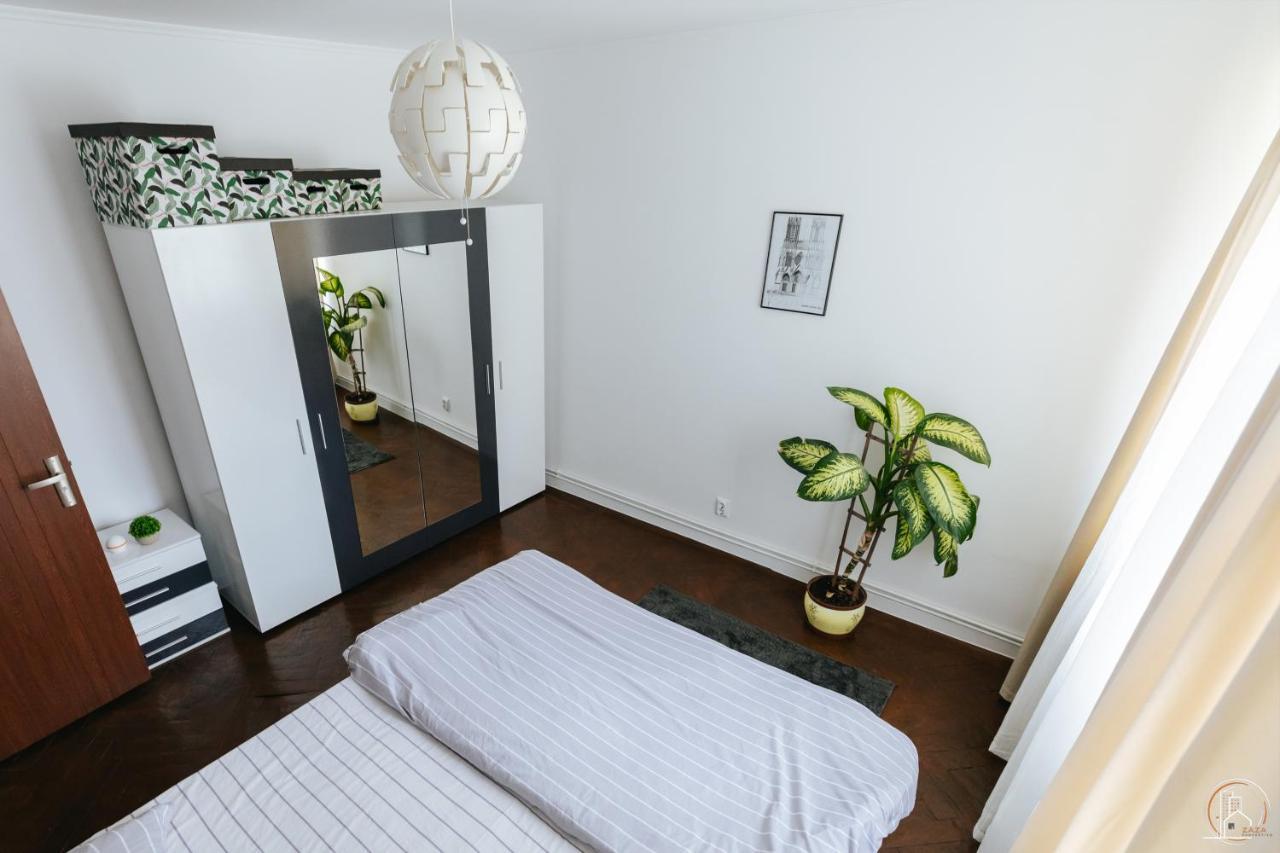 Zaza Apartament - Central Area, With Balcony Targu Jiu Ngoại thất bức ảnh