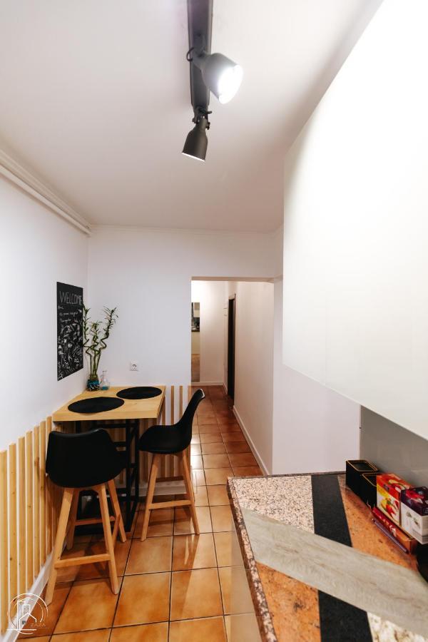 Zaza Apartament - Central Area, With Balcony Targu Jiu Ngoại thất bức ảnh